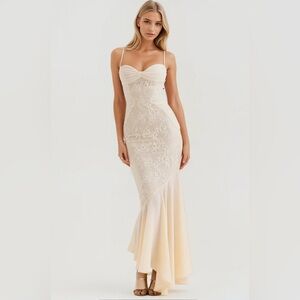 Elegant Cream Lace Evening Gown